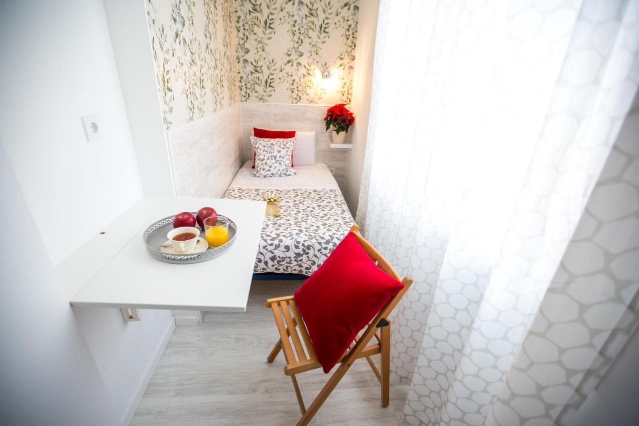 Bloom Inn Madrid Exteriör bild